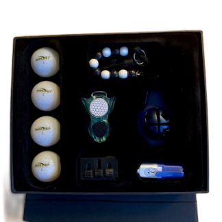Luxe Golf cadeau set met o.a. kralenteller, 4 golfballen tee, marker in luxe geschenkbox