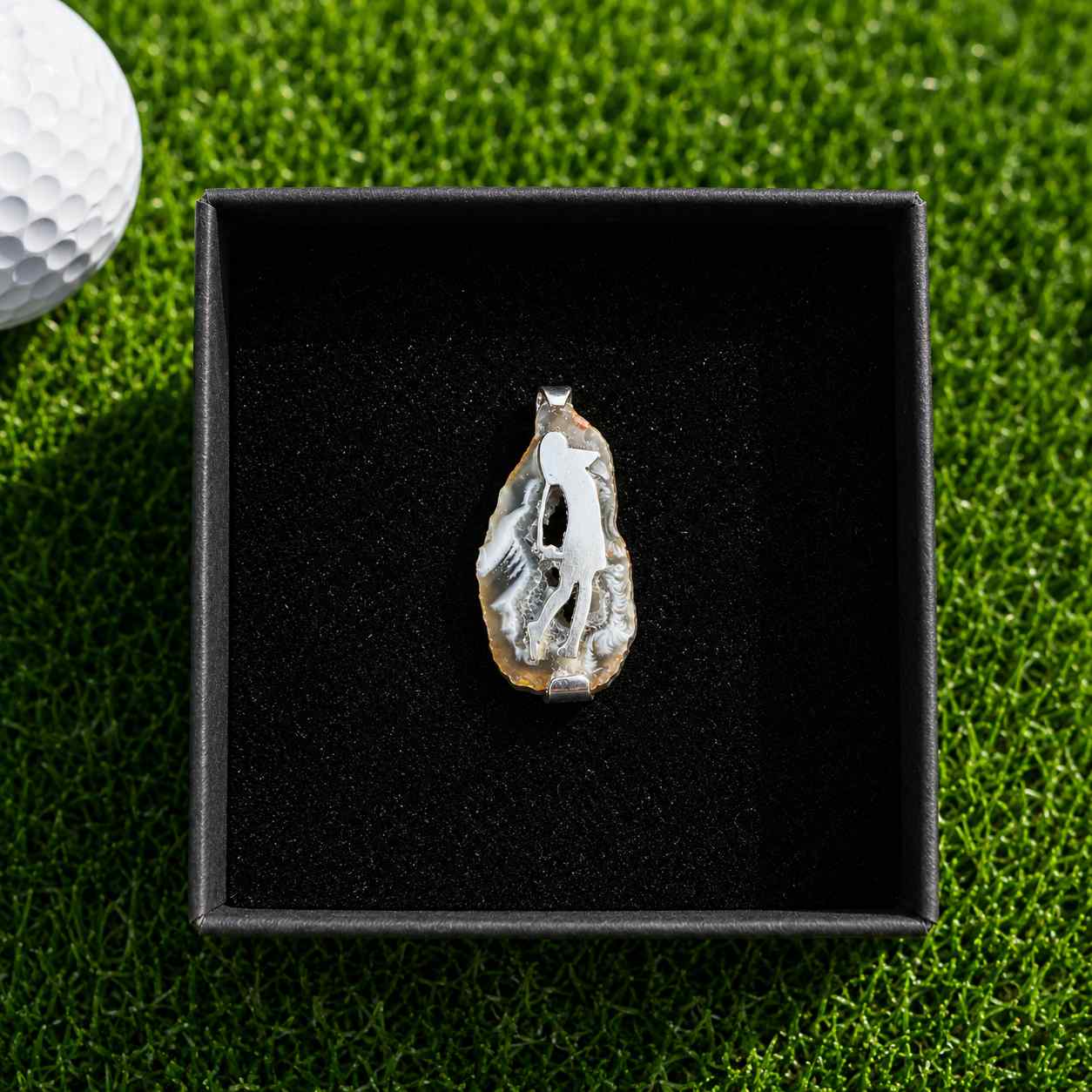 Golfbroche – Natuursteen met Sterling Zilveren Golfswing