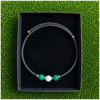 Golfcollier – Zwart Rubber, Sterling Zilver, Witte Agaat & Groene Natuurstenen